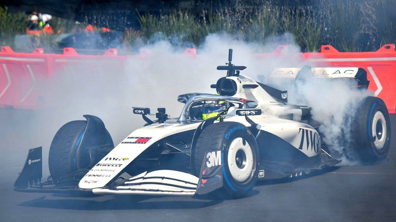 Así Fue el Show Run de Checo Pérez en Paseo de la Reforma, México