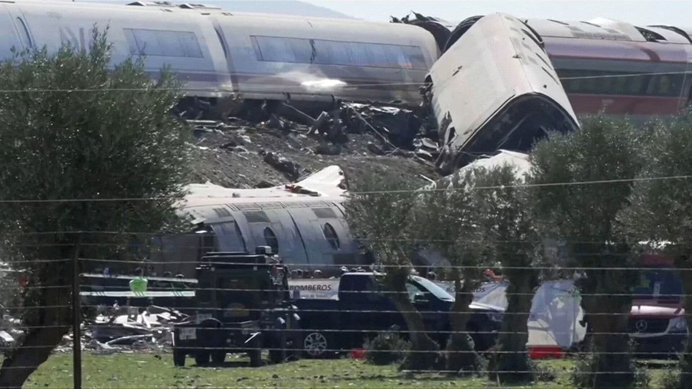 Gobierno Español Declara 3 Días de Luto Nacional por Accidente de Trenes