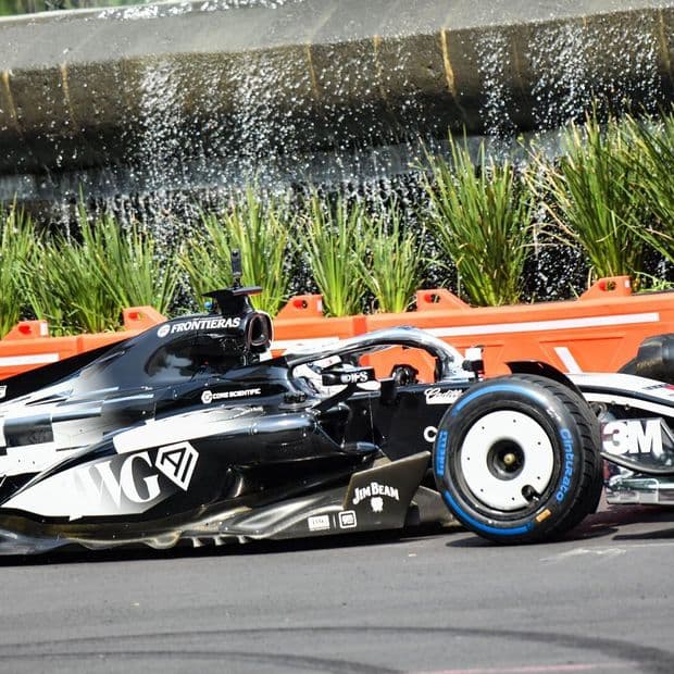 Cien Mil Personas Se Reúnen en Paseo de la Reforma para Ver a 'Checo' Pérez