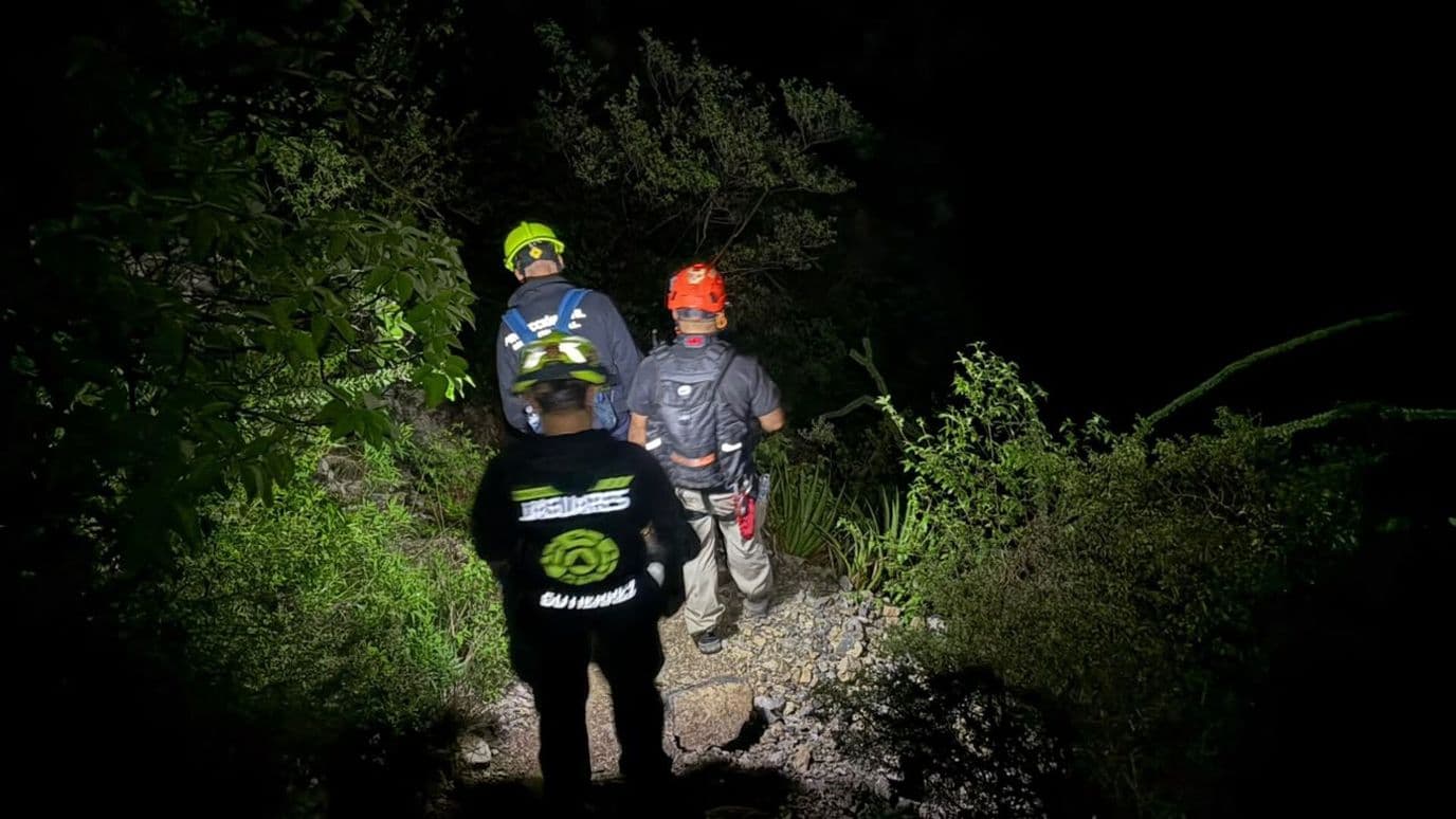 Rescatan a Mujer Extraviada en Montañana en Santa Catarina, Nuevo León