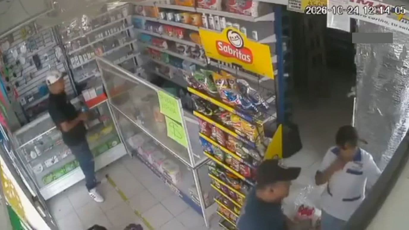 Video Robo Celular Encargada Farmacia Acatlán de Osorio Puebla