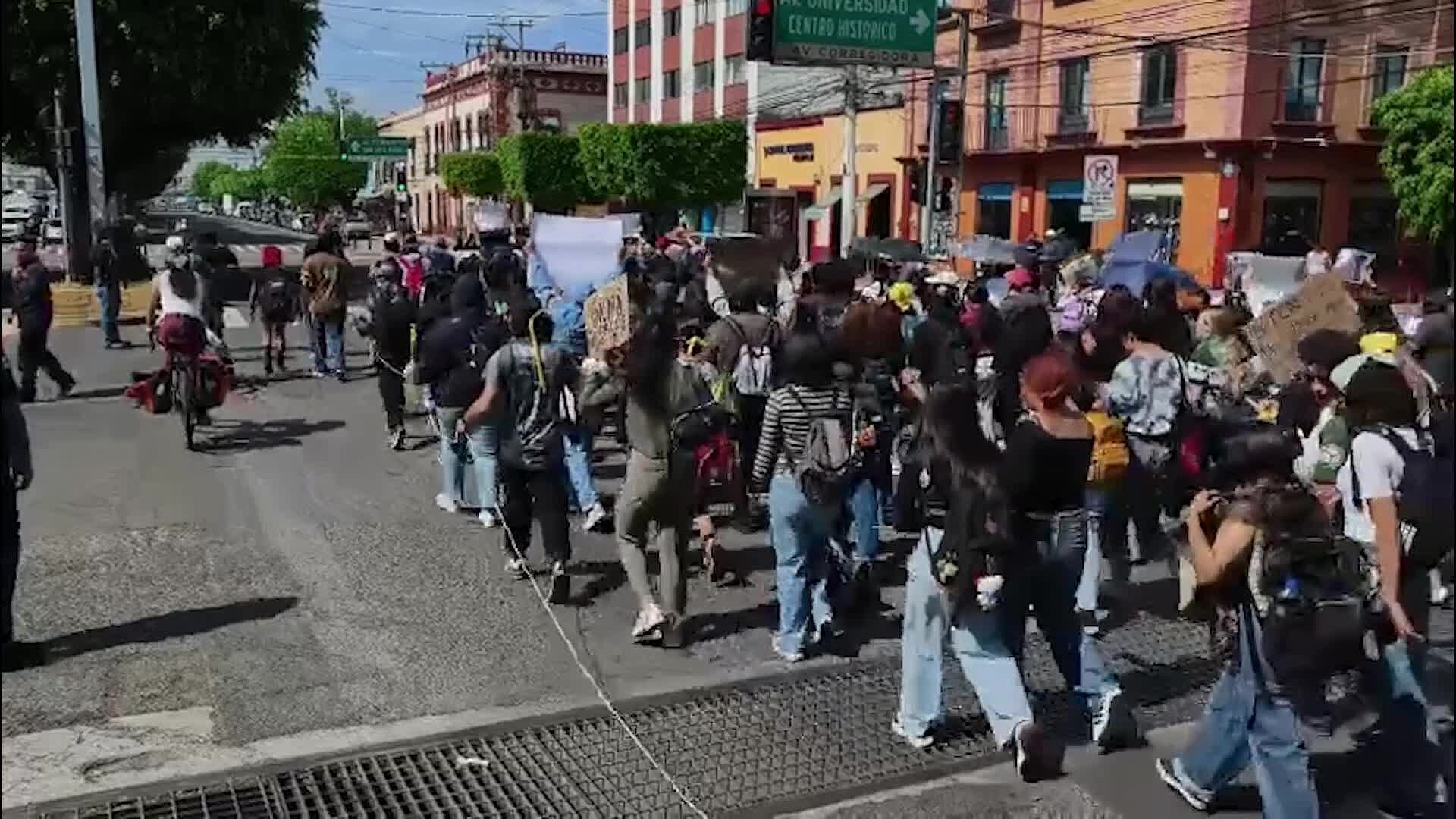 Estudiantes de la UAQ Protestan por Resultados de Elección de Rectoría en Querétaro