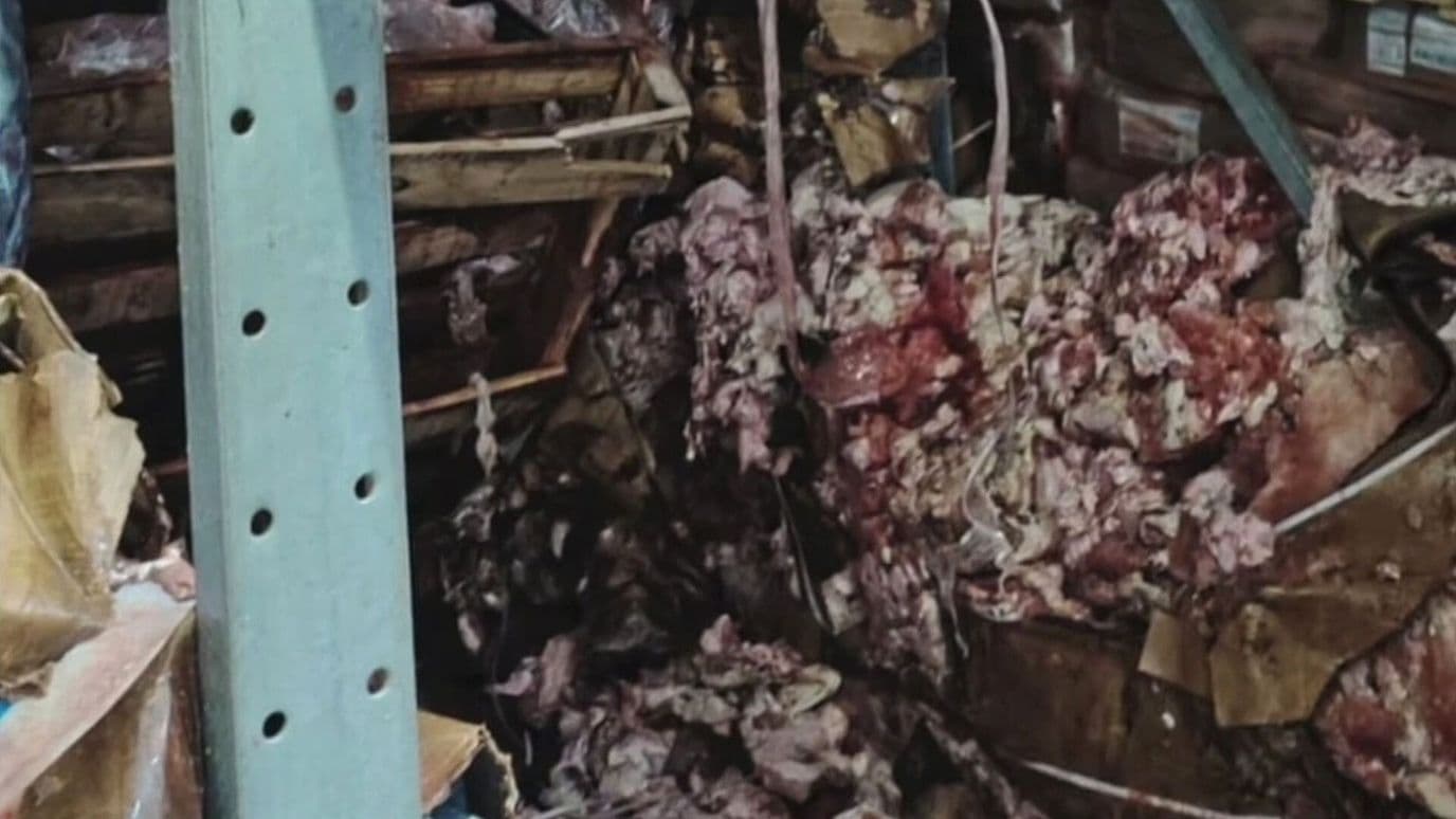 Vecinos de Xochimilco Protestan por Olor de 80 Toneladas por Carne Podrida