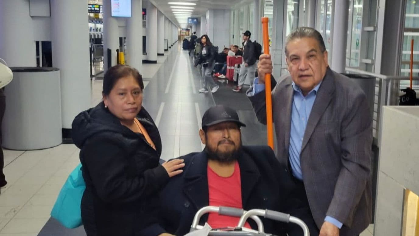 Poblano Adrián Luna Ávila Paciente Cirrosis Repatriado de Chicago EU a Puebla