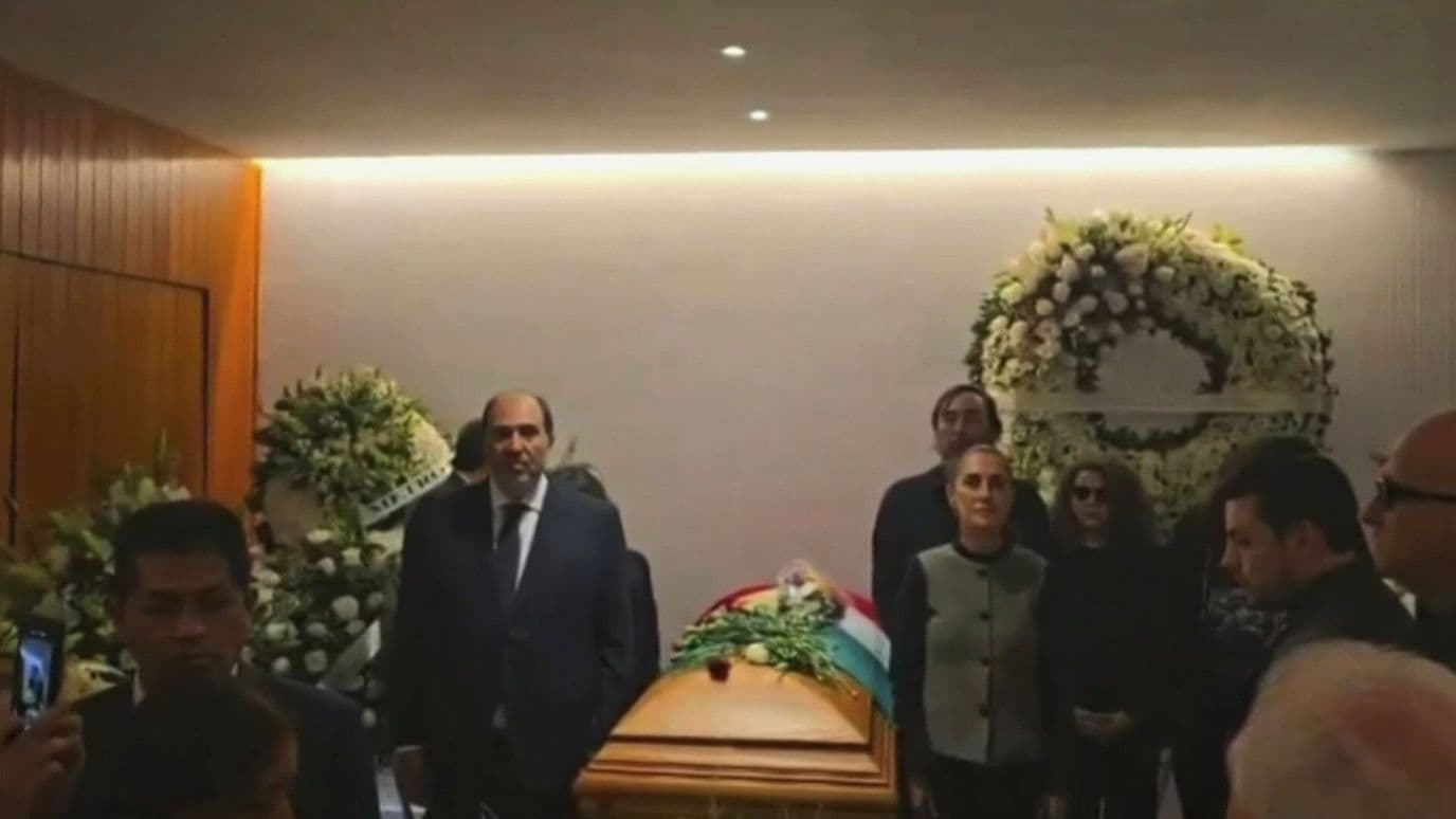 Homenaje de Cuerpo Presente en el Palacio de Bellas Artes para Cuauhtémoc Cárdenas