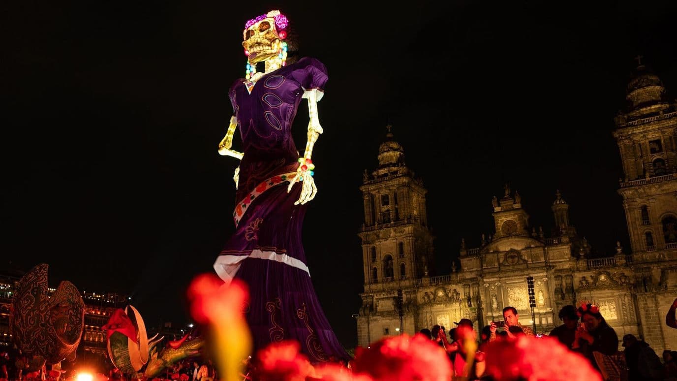 Así Luce la Mega Catrina en Ofrenda Monumental de Día de Muertos del Zócalo de CDMX