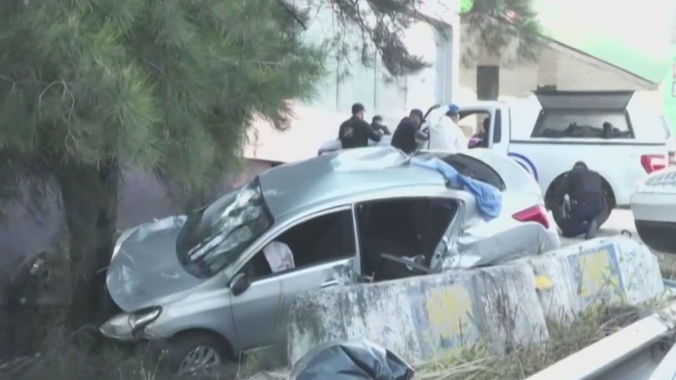 Continúan sin Poder Extraer los Cuerpos de los Hombres Fallecidos en Carretera a Chapala