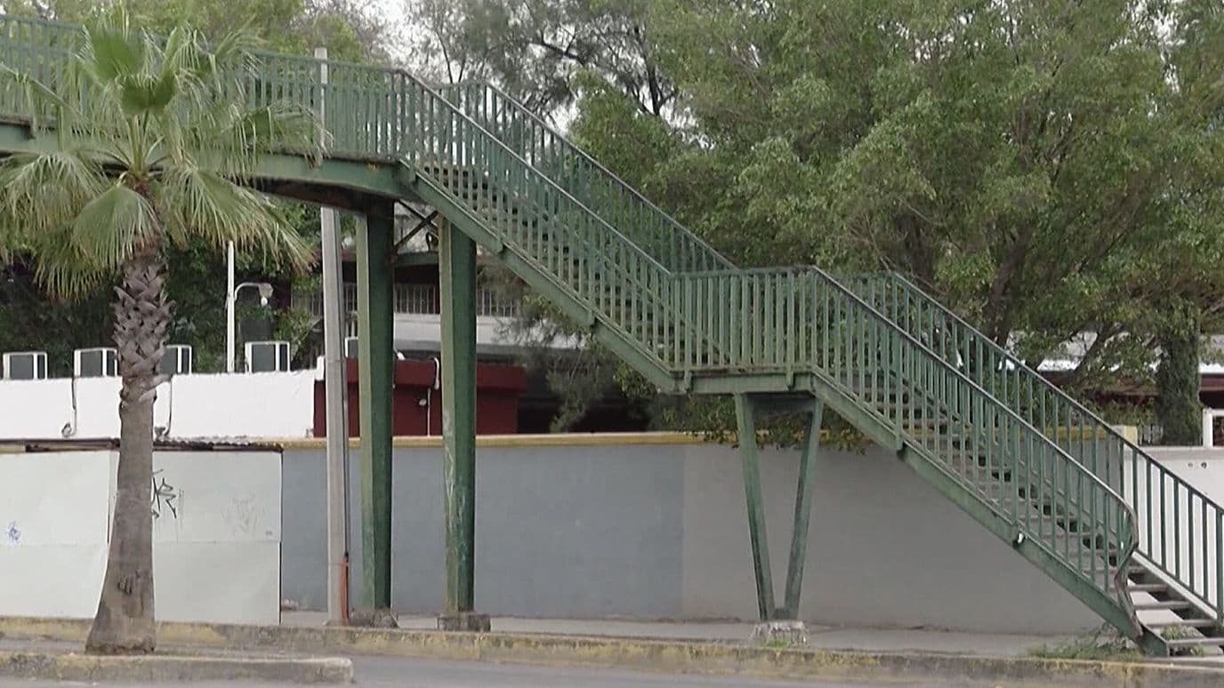 Puentes Peatonales Dañados en Victoria No Serán Demolidos; Quedarán Clausurados
