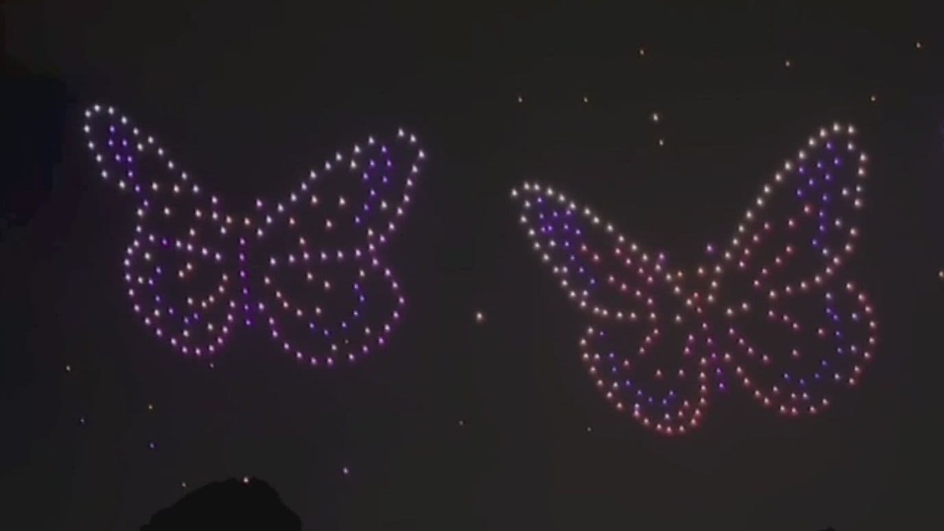 Así se Ilumina el Cielo de CDMX durante el Show de Drones de Día de Muertos