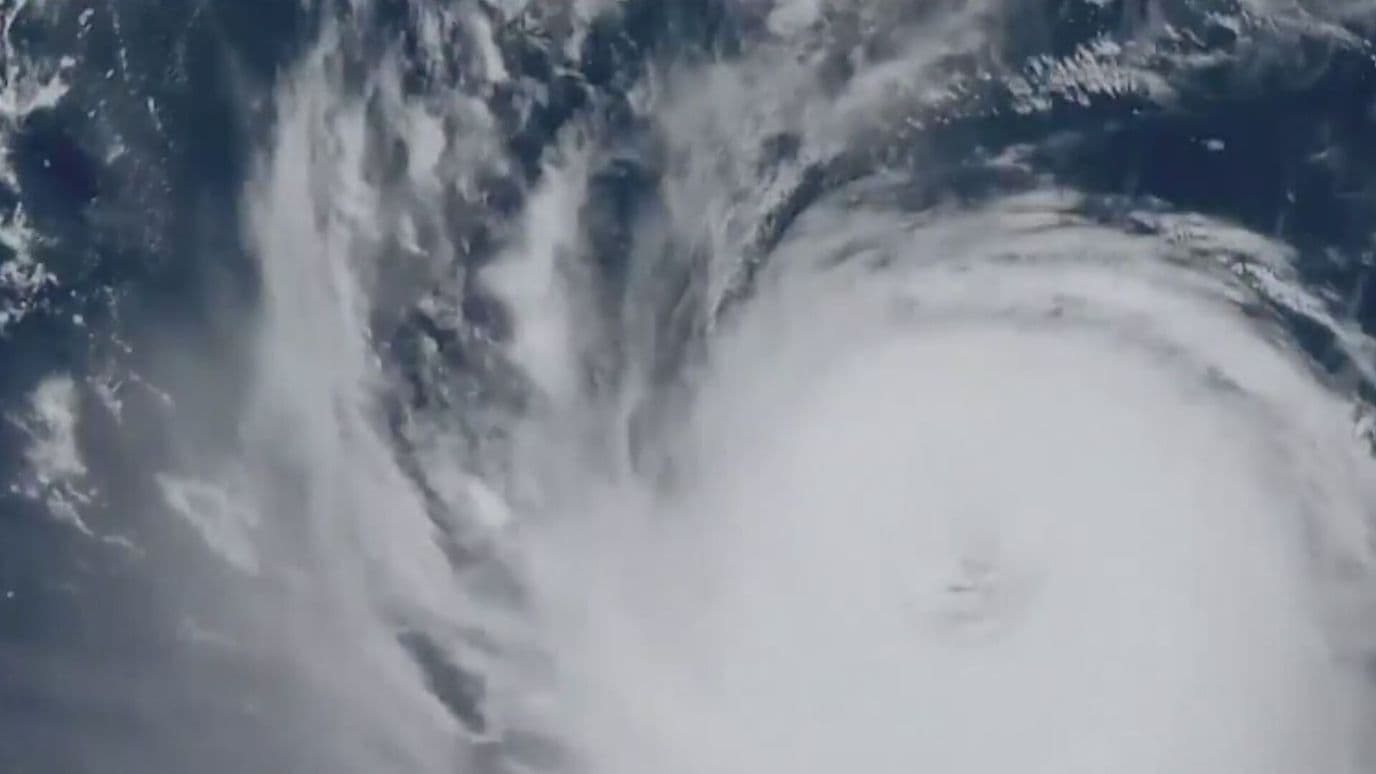 Imagen Satelital Capta el Poderoso Tifón In-Fa