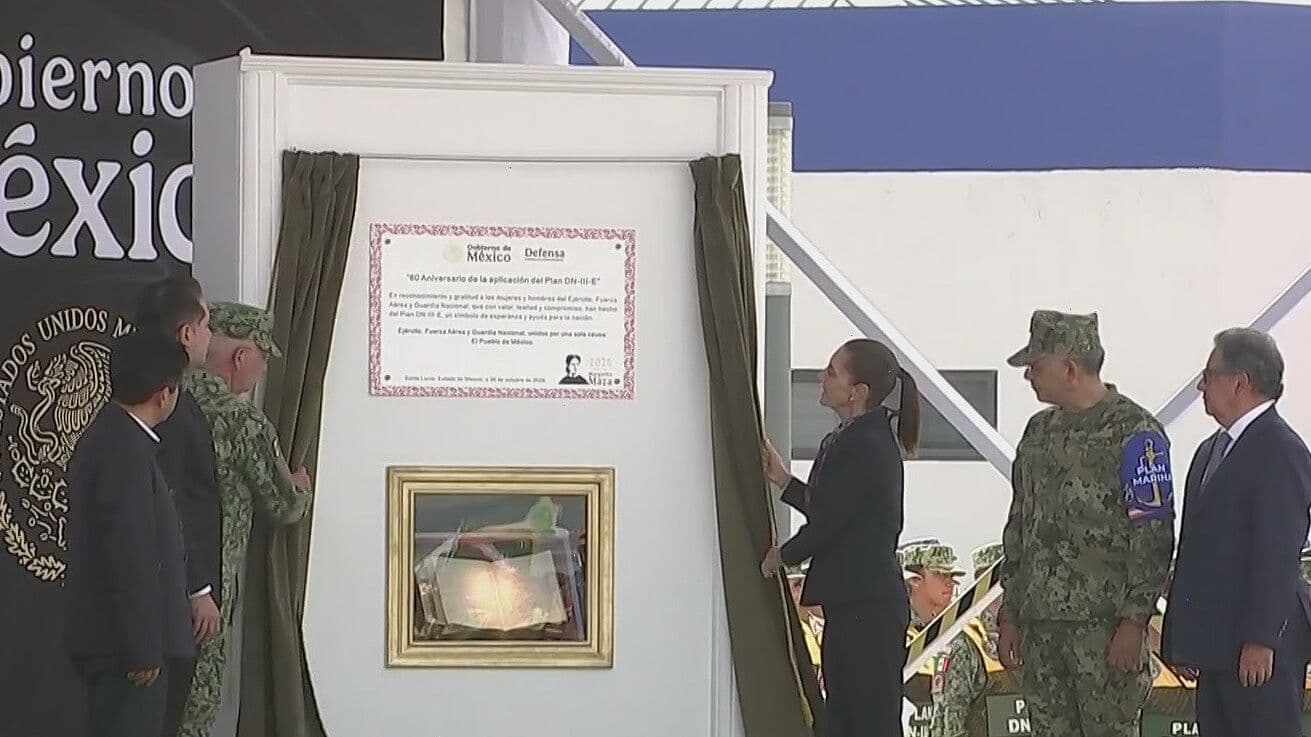 Sheinbaum Devela Placa por los 60 años del Plan DN-III-E en Santa Lucía