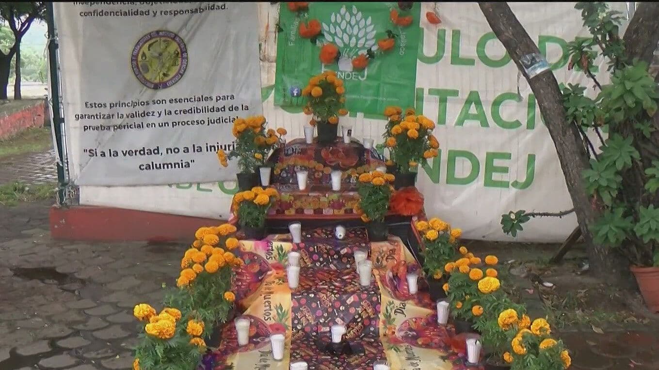 Ponen Altar en Memoria de Personas Desaparecidas en Guadalajara, Jalisco