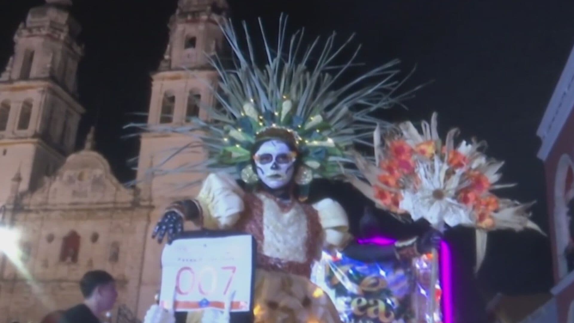 Calles de Campeche se Llenan de Catrinas Durante el Paseo de las Luces