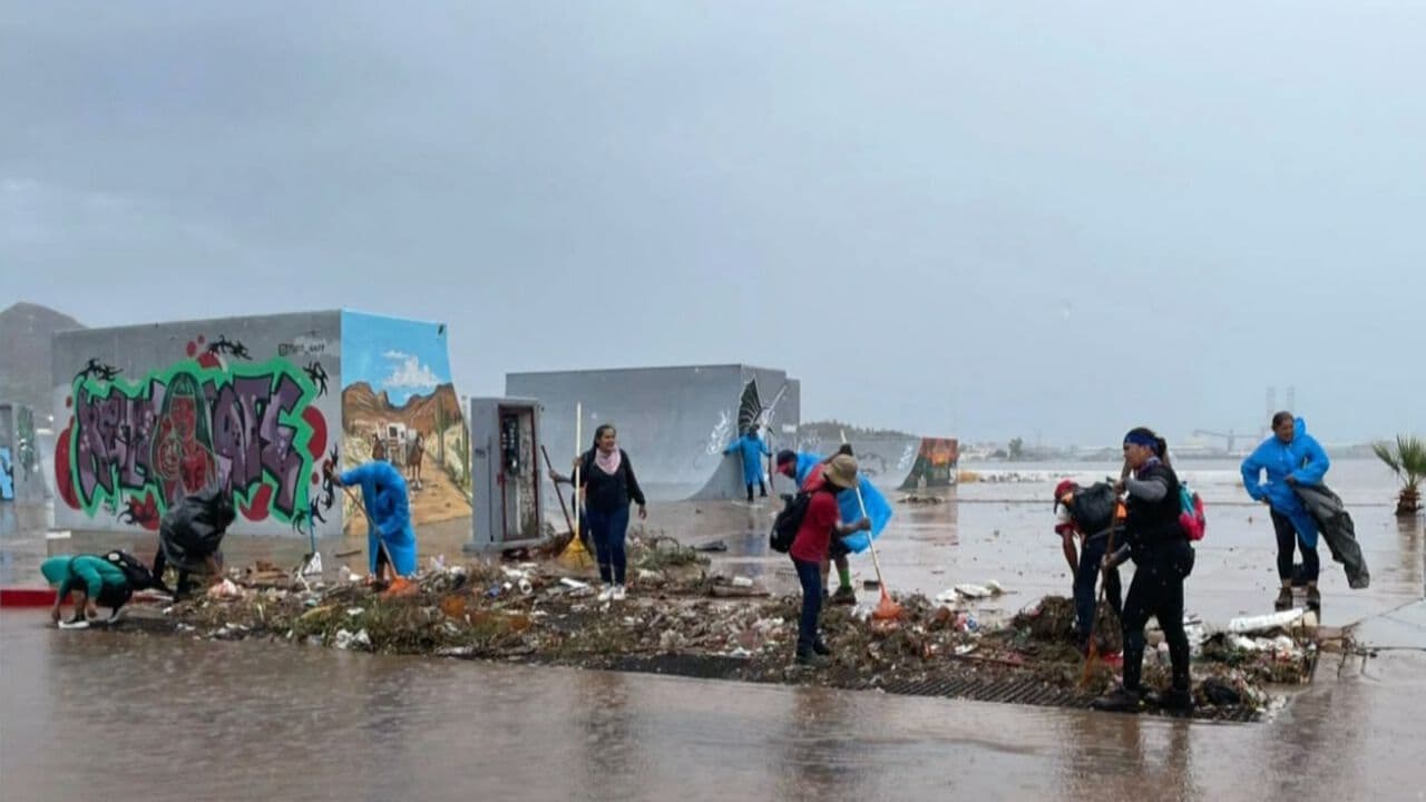 Lluvias Provocan Inundaciones y Arrastran Vehículos en Guaymas