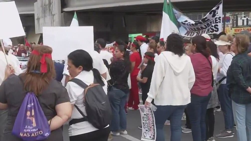 Llega Protesta de Trabajadores de IMSS a Sindicato en Monterrey