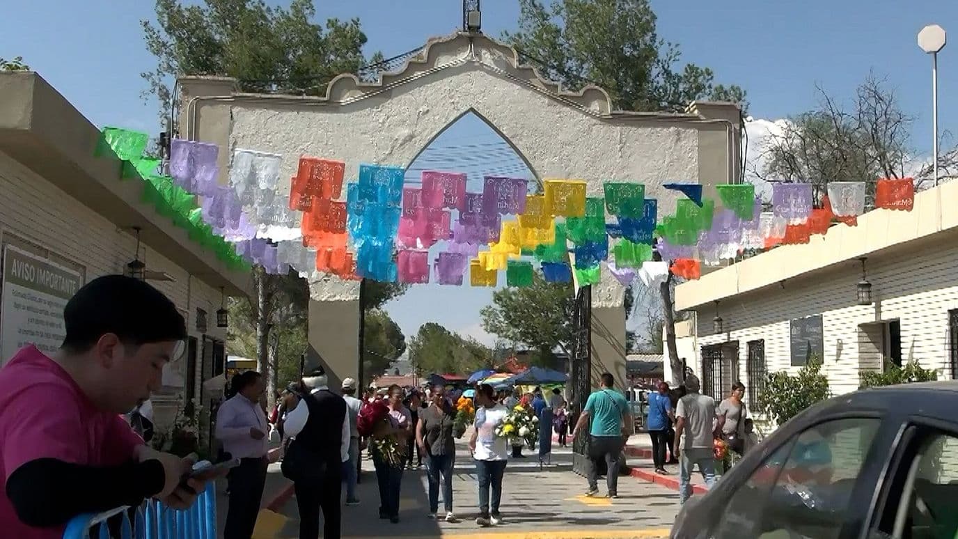 Preparan Panteones de Saltillo ante Aumento de Visitantes por Día de Muertos