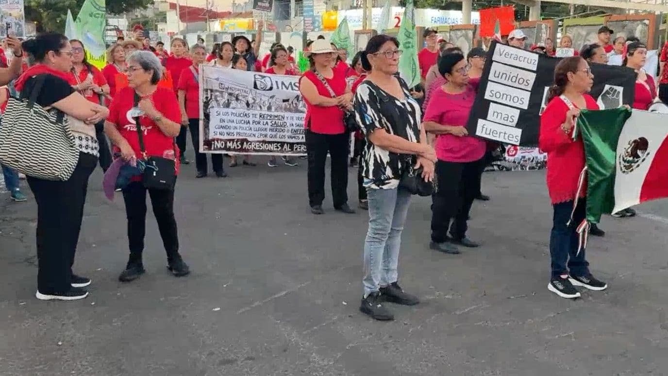 Nuevamente Personal del IMSS se Manifiesta para Exigir Mejores Condiciones en Veracruz