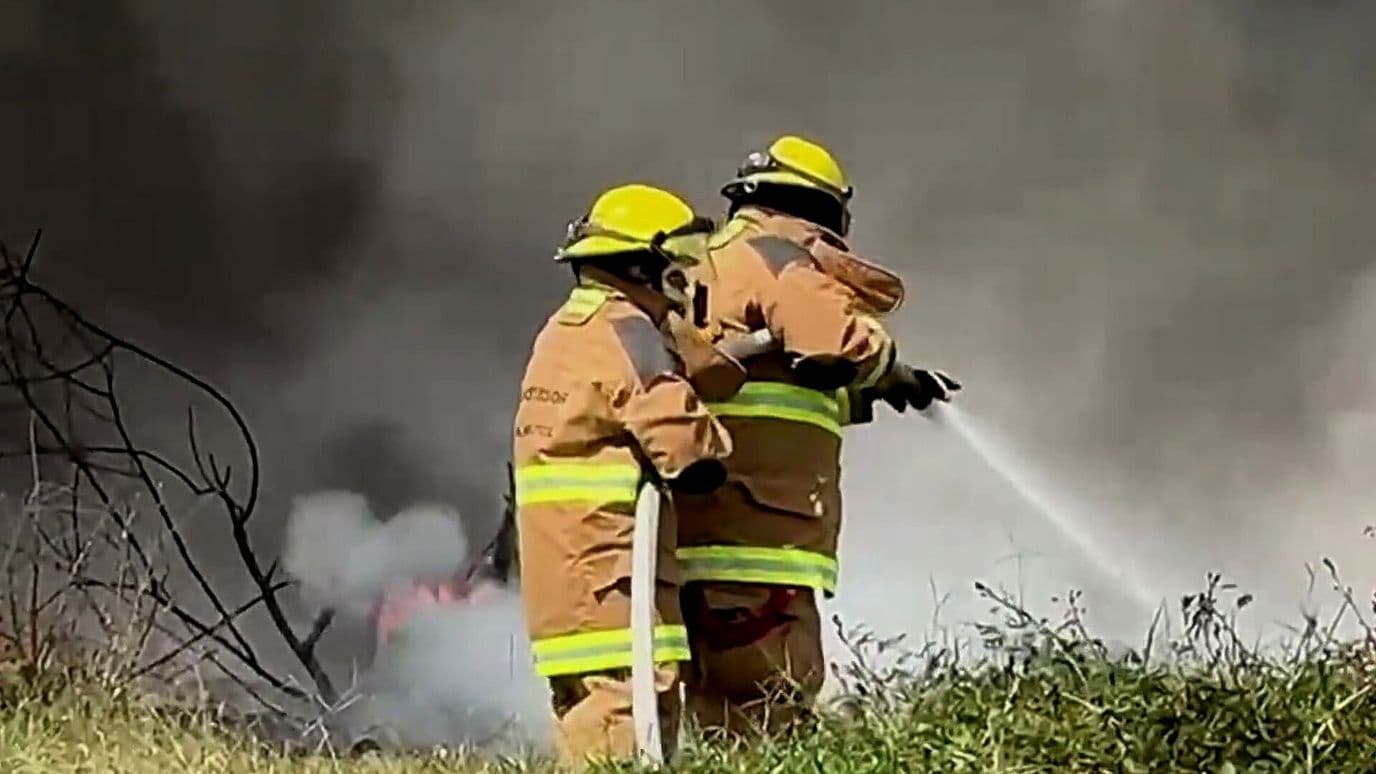 Incendio Consume Tiradero de Llantas y Cubre de Humo a Tuxpan, Veracruz