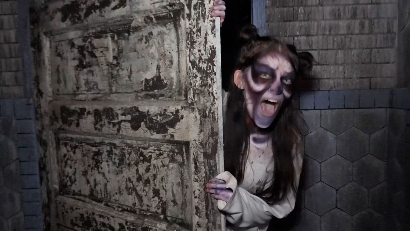 Transforman Asilo y Funeraria en Casas del Terror