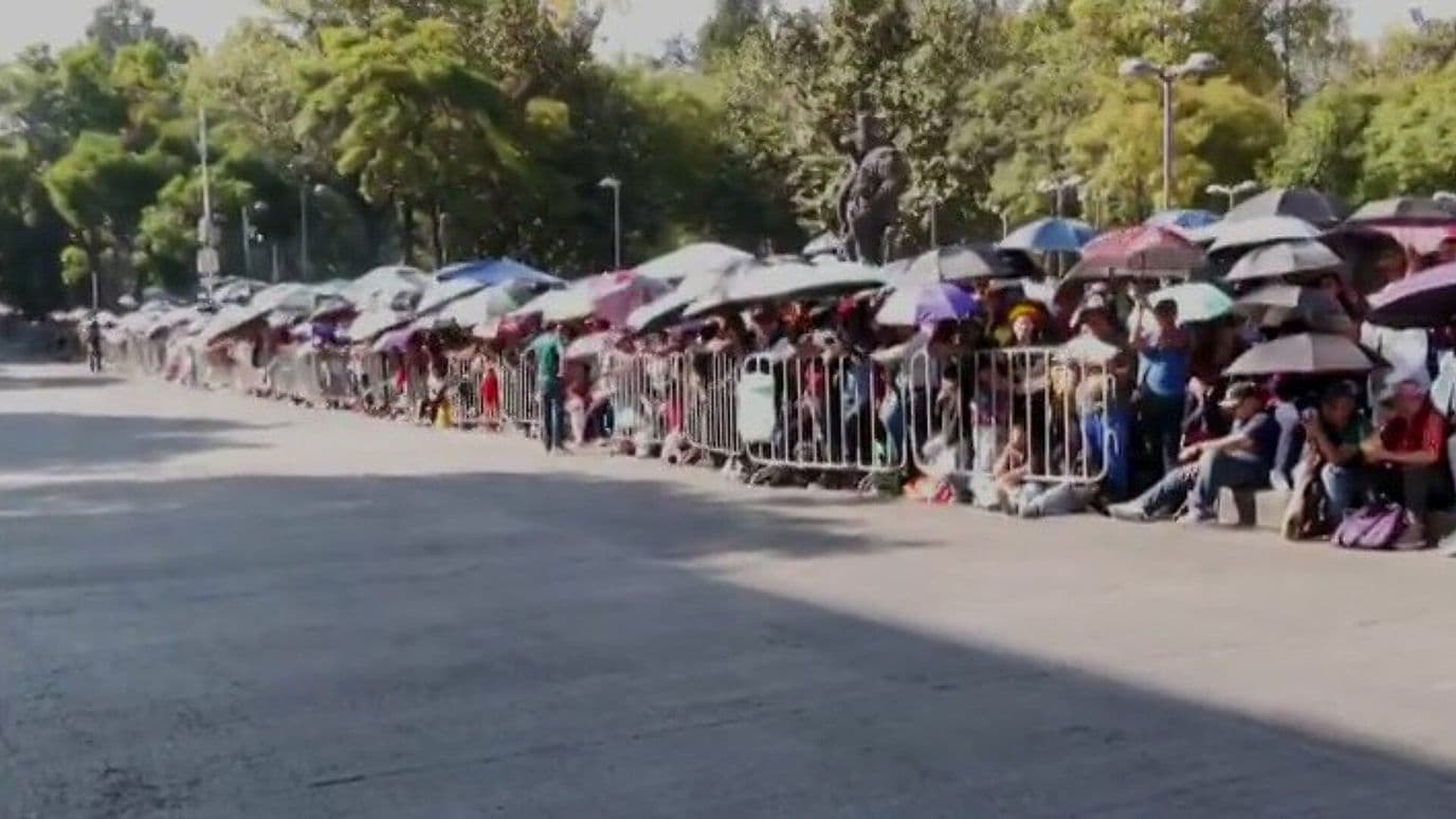 Desfile de Día de Muertos Rinde Homenaje a Juan Gabriel y Juan Rulfo