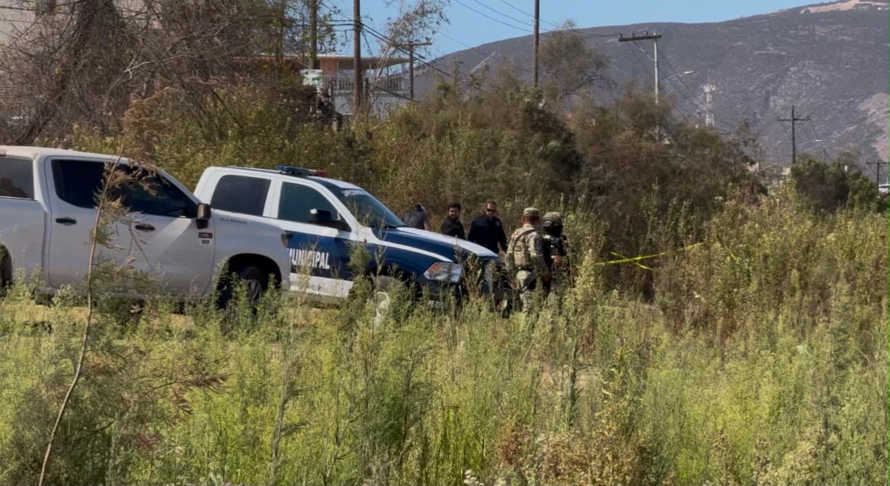 Localizan Cuerpo de Hombre Envuelto en Cobija Cerca de Presa en Ensenada