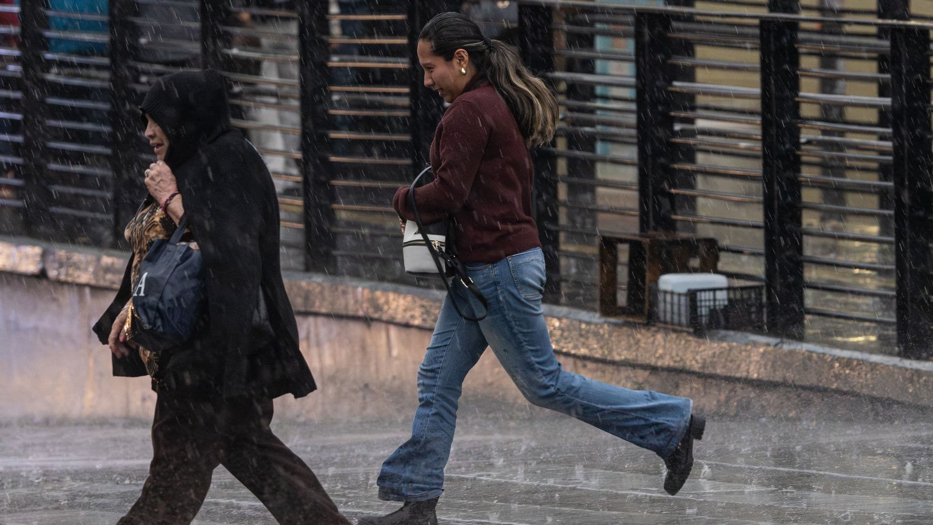 Activan Alerta en CDMX por Tormenta con Granizo: Fuertes Lluvias Persistirán hasta la Madrugada