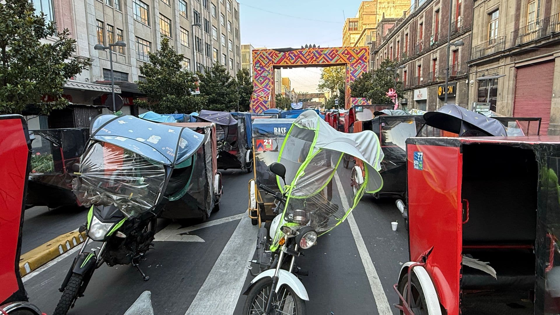 Bloqueo de moto taxis · Centro (Área 6), Cuauhtémoc | Azael Valdes Narvaez
