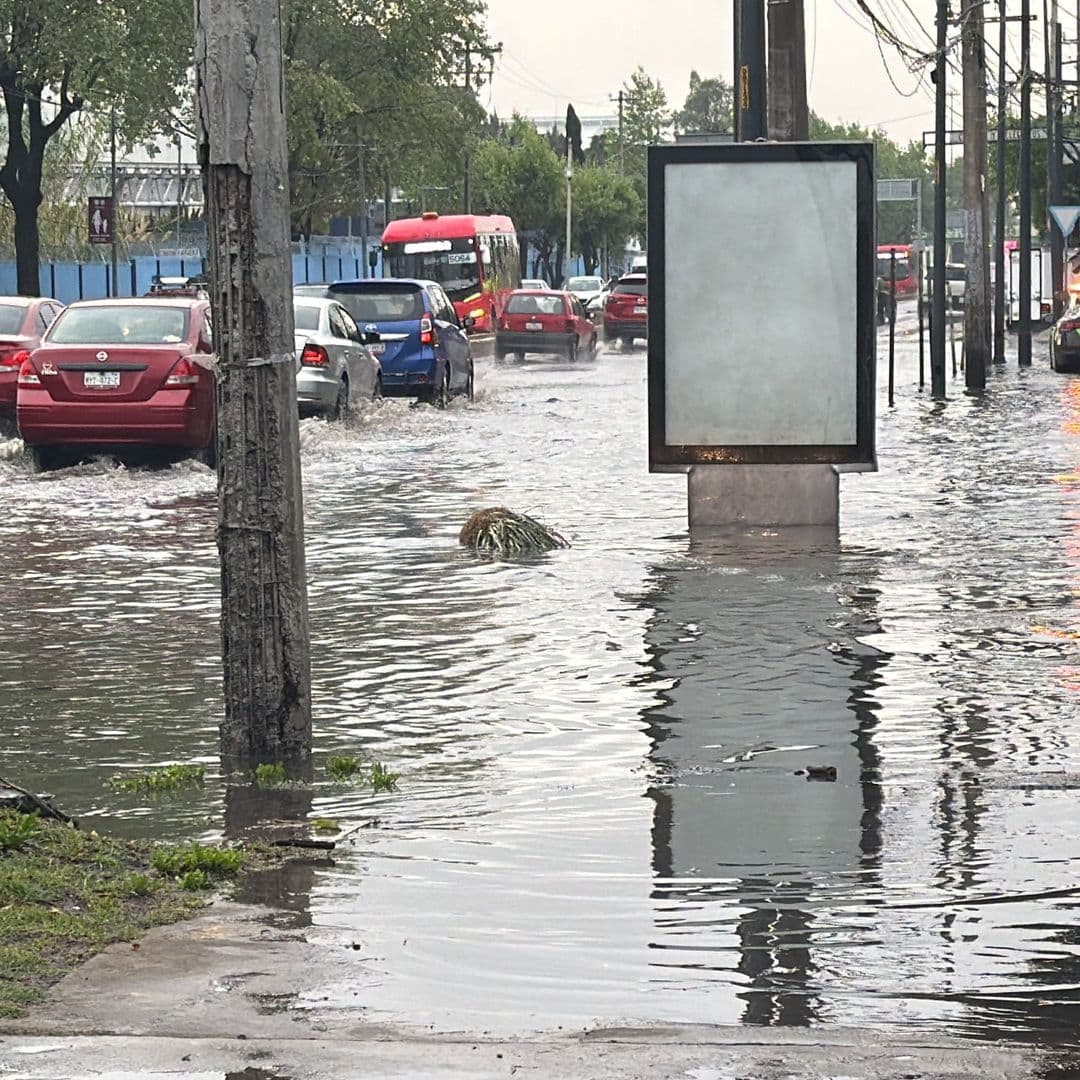 Afectaciones por lluvia en el eje uno  · Aeropuerto Internacional de la Ciudad de México, Venustiano Carranza | Lizandro González Guerrero