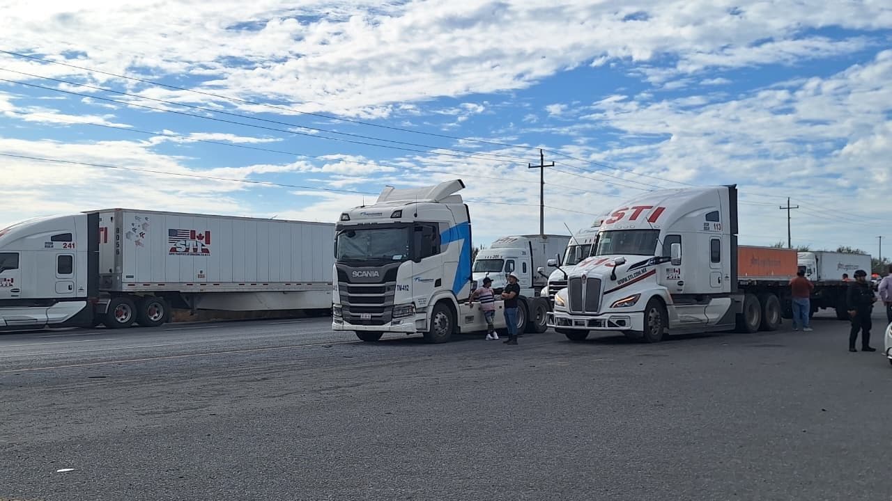 Paro Nacional de Transportistas: Realizan Manifestación en ASIPONA de Altamira, Tamaulipas