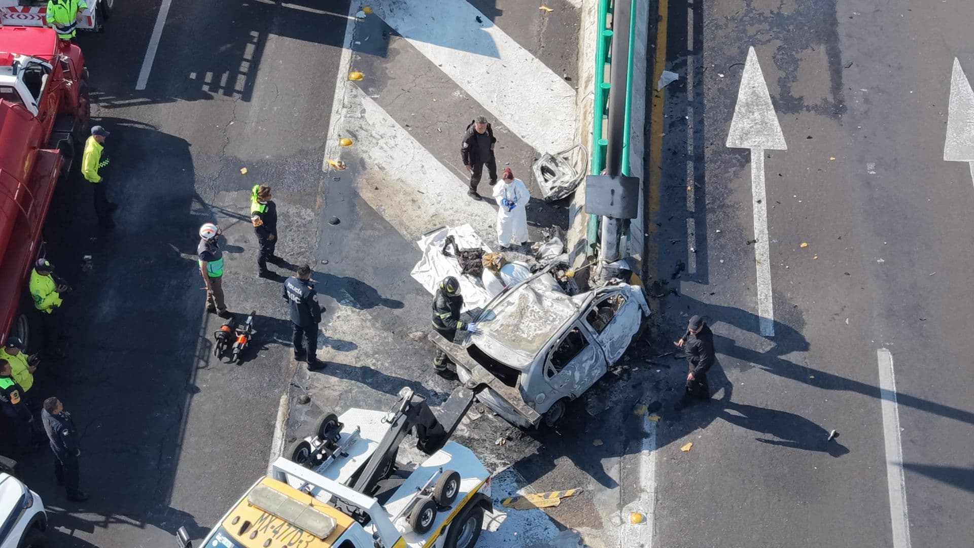 Se Incendia Auto en Segundo Piso del Periférico CDMX: Conductor Murió Calcinado