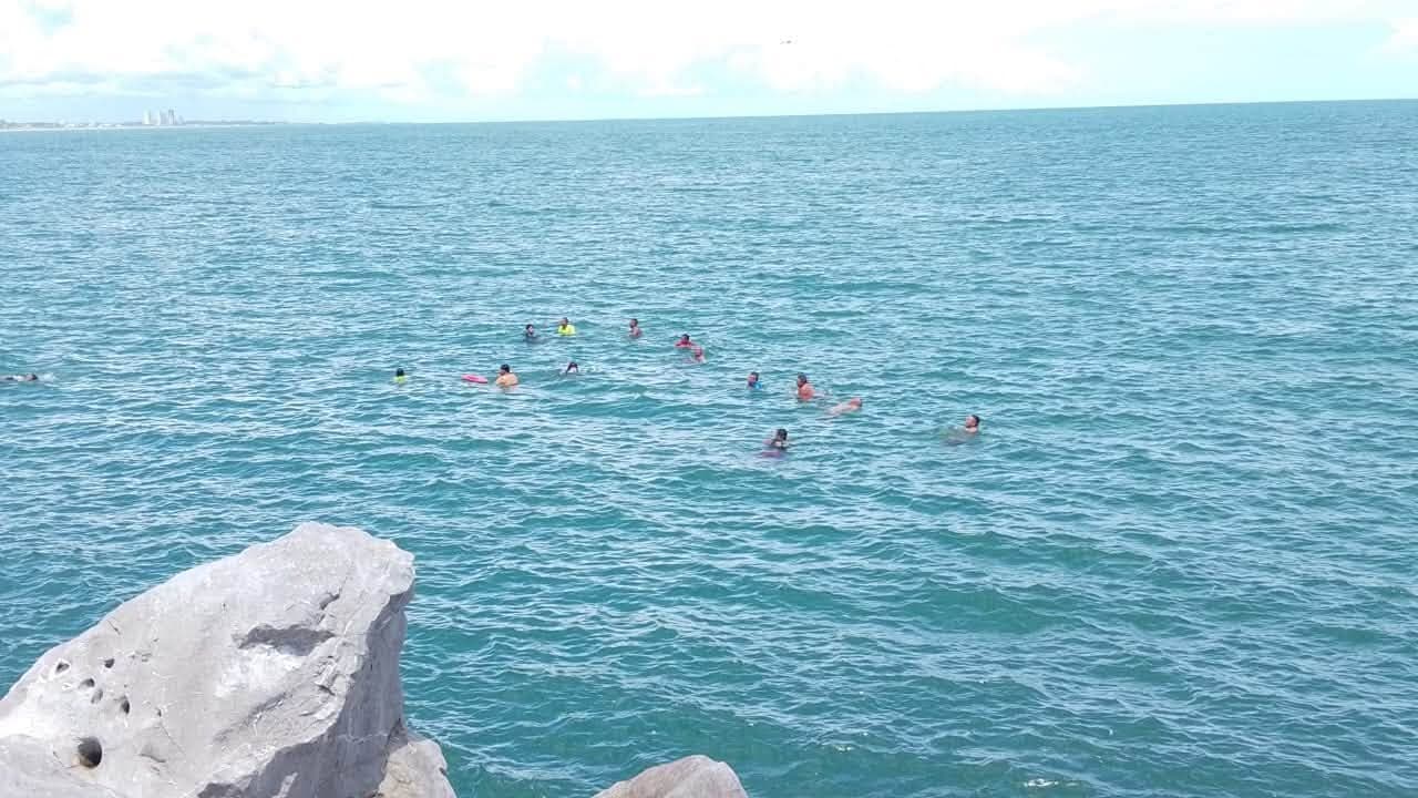 Rescatan a Turistas en Playa Miramar de Ciudad Madero, Tamaulipas