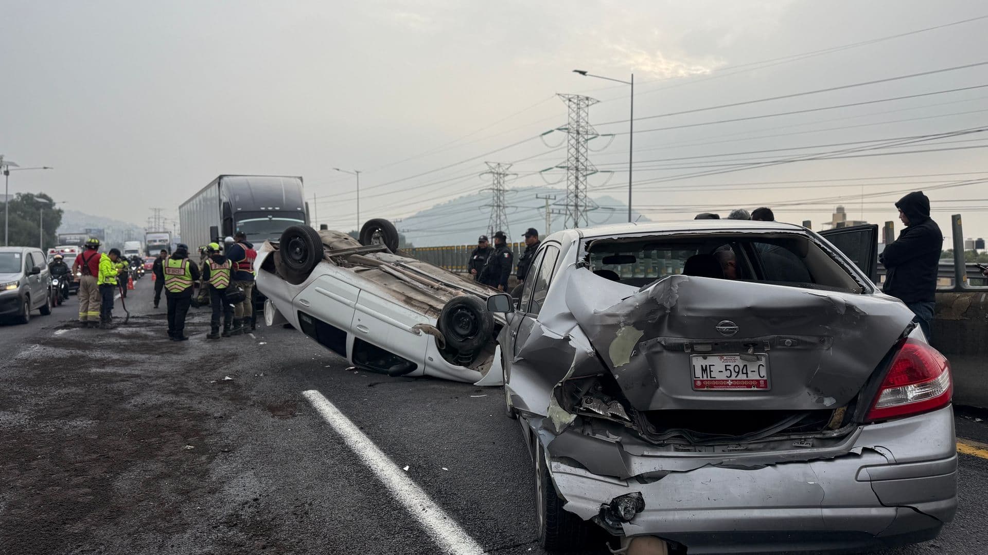 Cae árbol en deportivo 18 de marzo  · Tepeyac insurgentes GAM  | Itzel Cruz Alanis