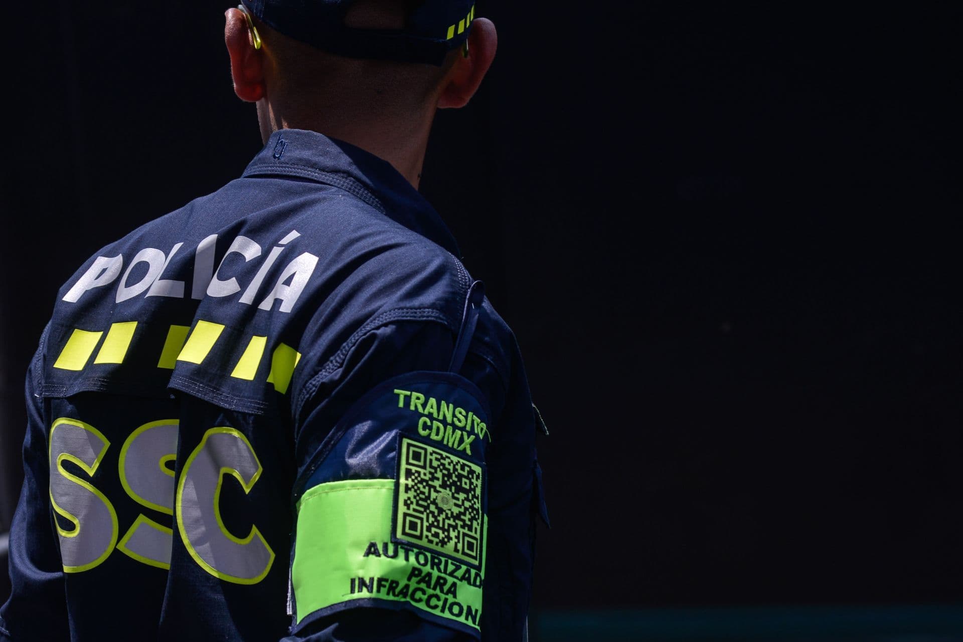 Uniformes 'Pirata' de la Policía, una Herramienta para Delinquir que se Vende en 350 Pesos