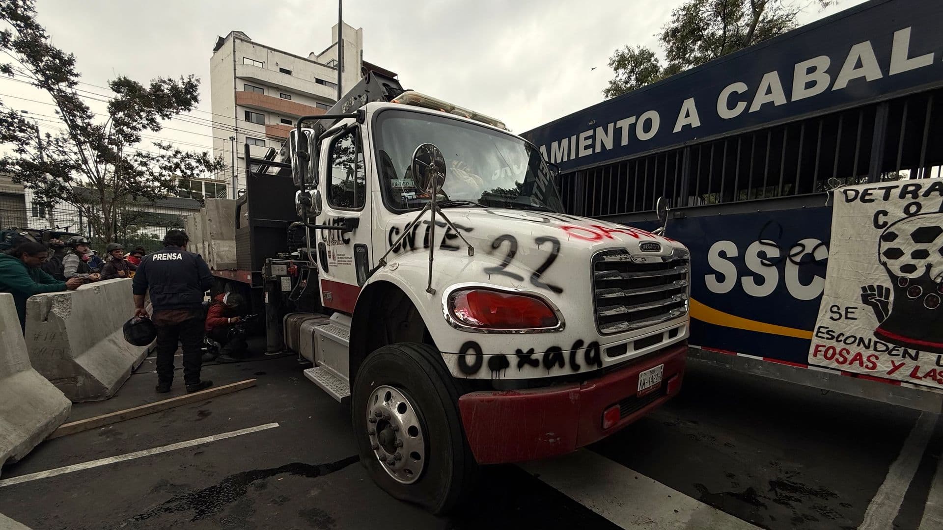 Integrantes de la CNTE protestan rumbo a Estadio Ciudad de México · Reforma, Ciudad de México  | Silvana Flores