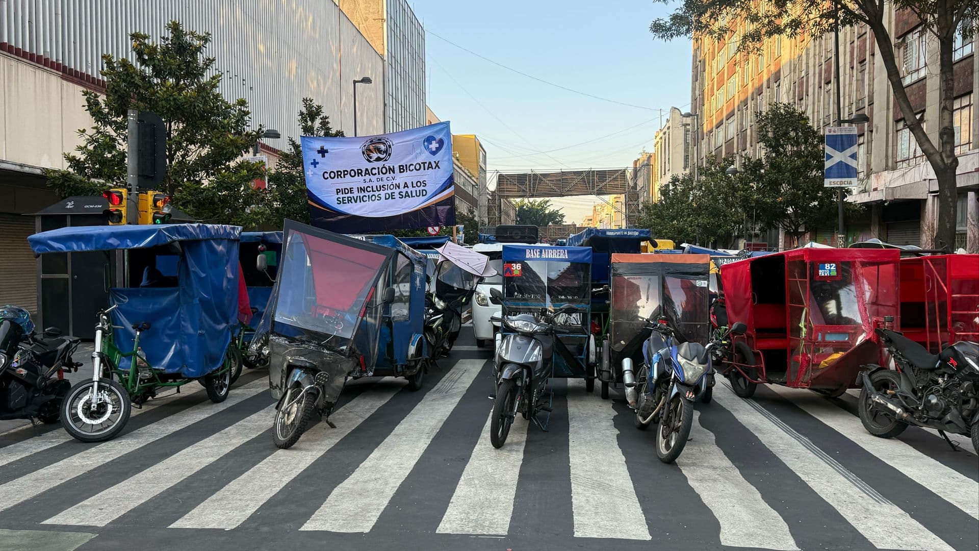 Bloqueo de moto taxis · Centro (Área 6), Cuauhtémoc | Azael Valdes Narvaez