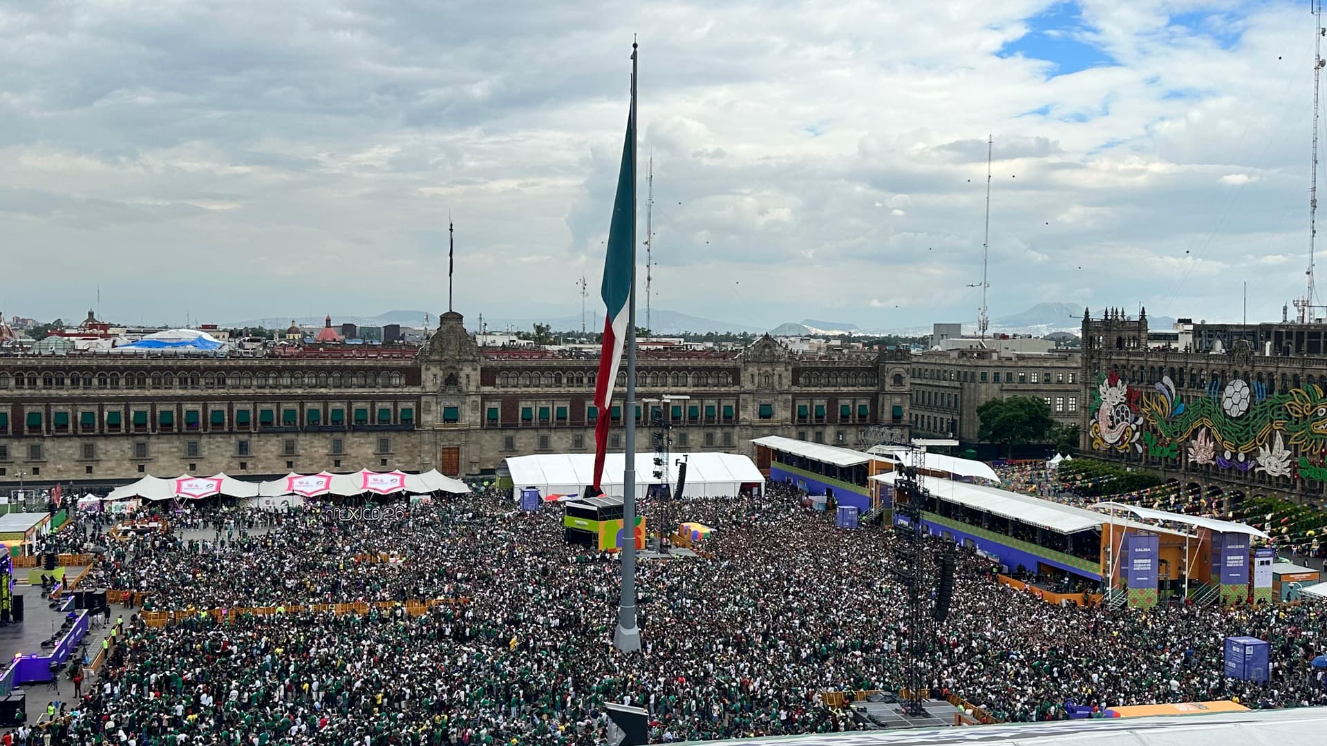 A su Máxima Capacidad Fan Festival Zócalo