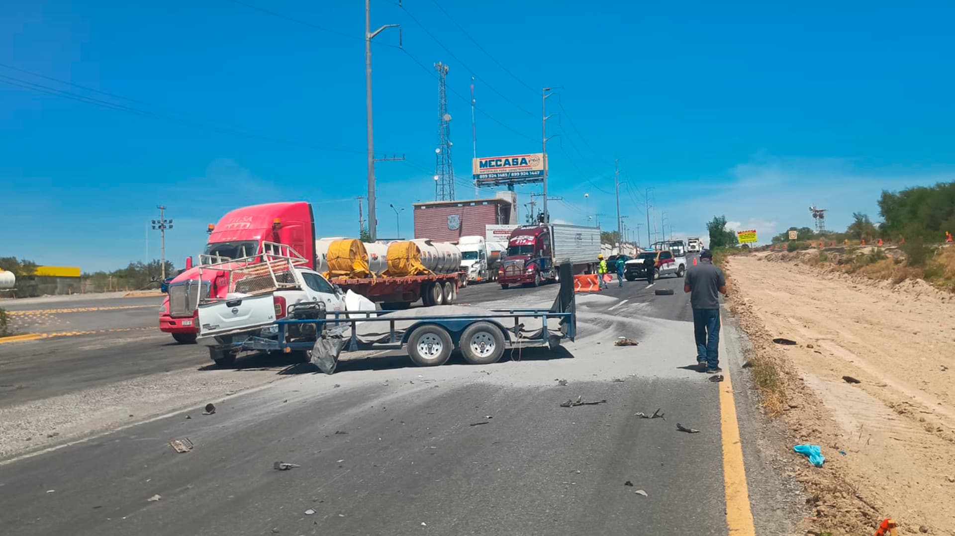 Autoridades se Encargan de Tráfico en la Carretera Reynosa-Mty