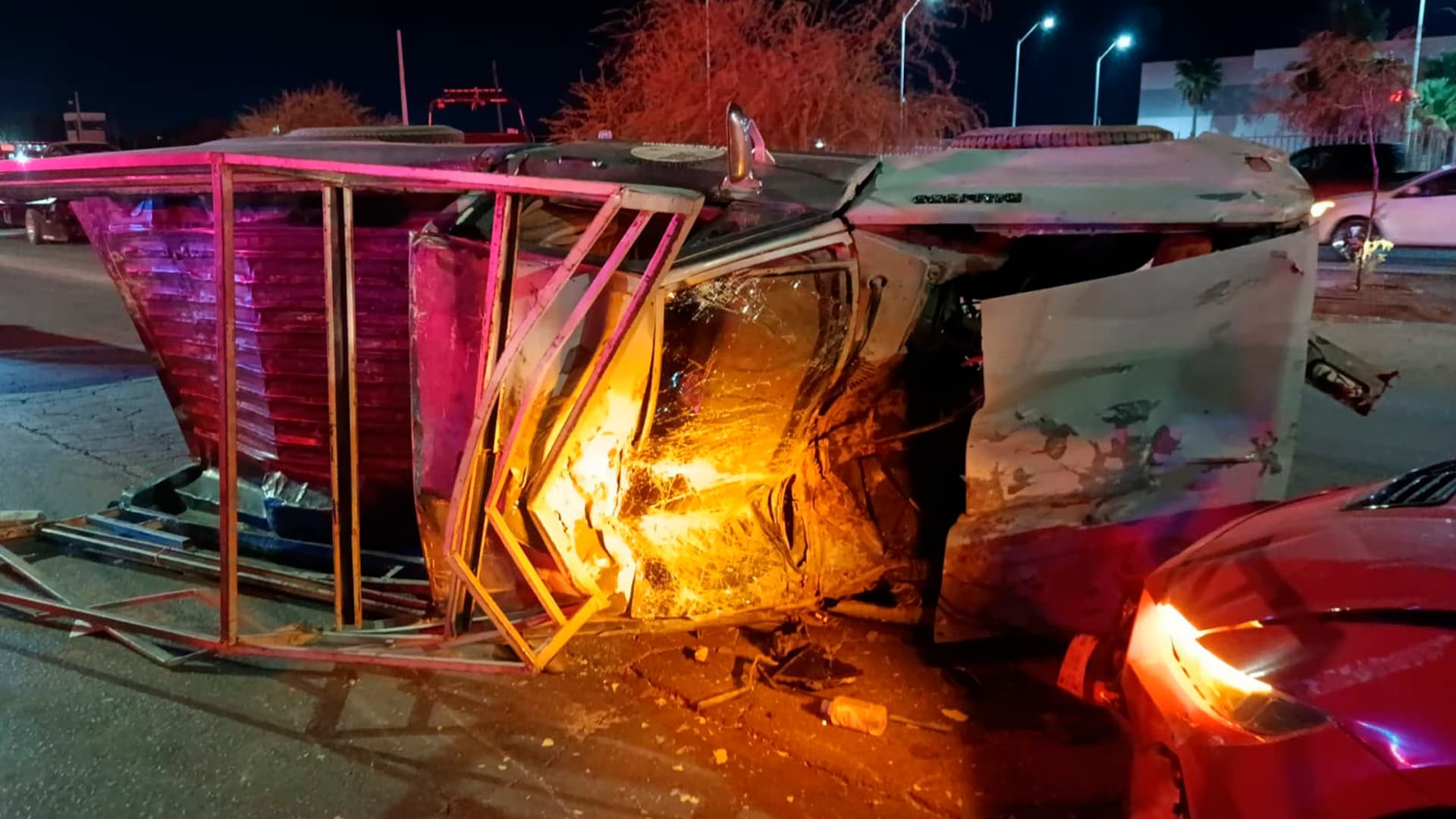 El accidente se registró sobre el periférico Raúl López Sánchez