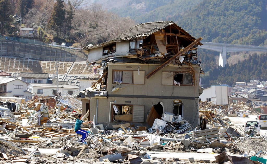 casa dañada por terremoto en Japón