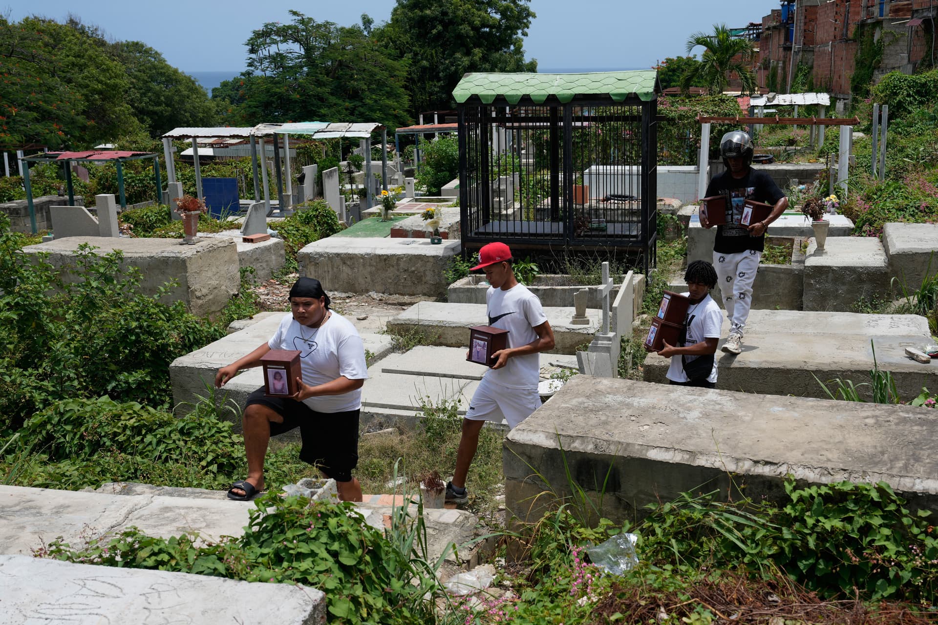 Dos Meses del Terremoto en Venezuela: 6 Mil 500 Muertos y 11 Mil Inmuebles en Grave Riesgo