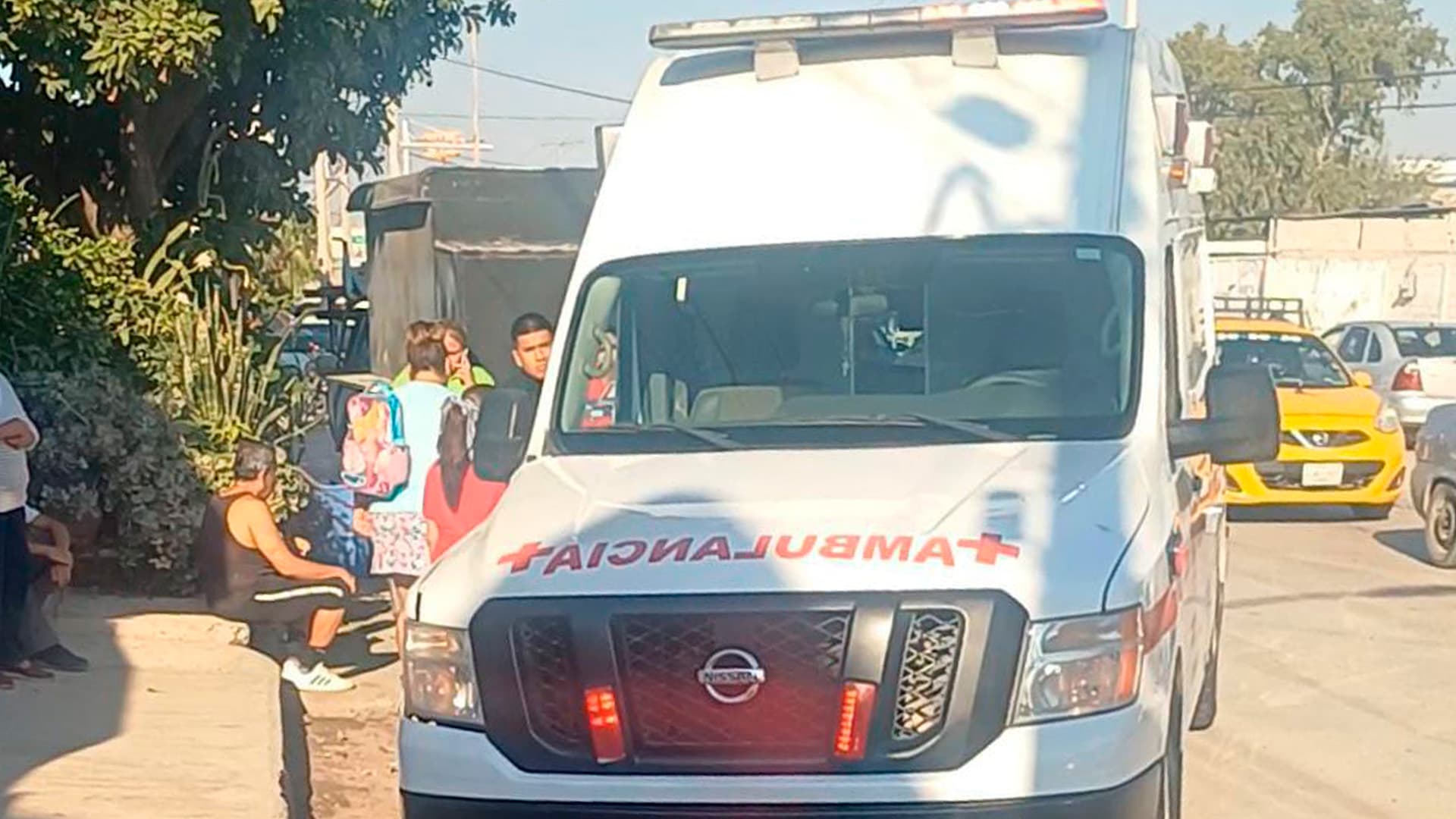 El accidente fue provocado por un vehículo que intentaba rebasar a un tráiler sobre la avenida Bravo