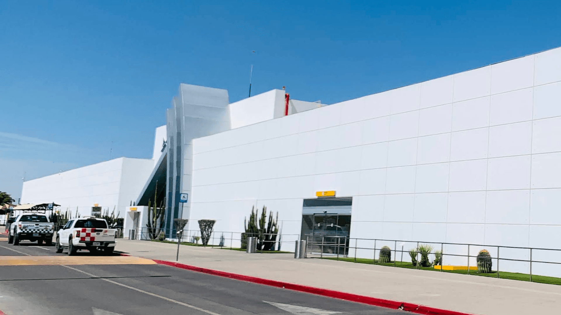 Cancelan Vuelos en Aeropuerto de Hermosillo por Huracán Polo en Sonora