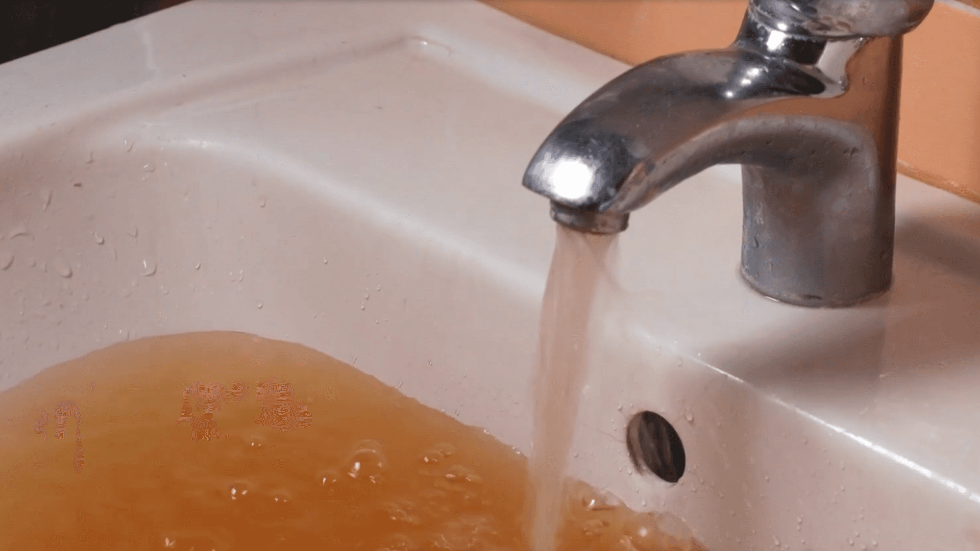 Se Agrava Crisis de Agua Sucia en Guadalajara; Pablo Lemus Informa Acciones