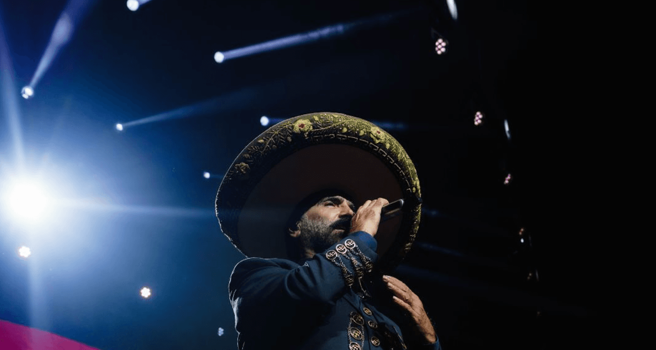 ¿A Qué Hora Termina el Concierto Gratis de Alejandro Fernández Hoy en la Minerva de Guadalajara?