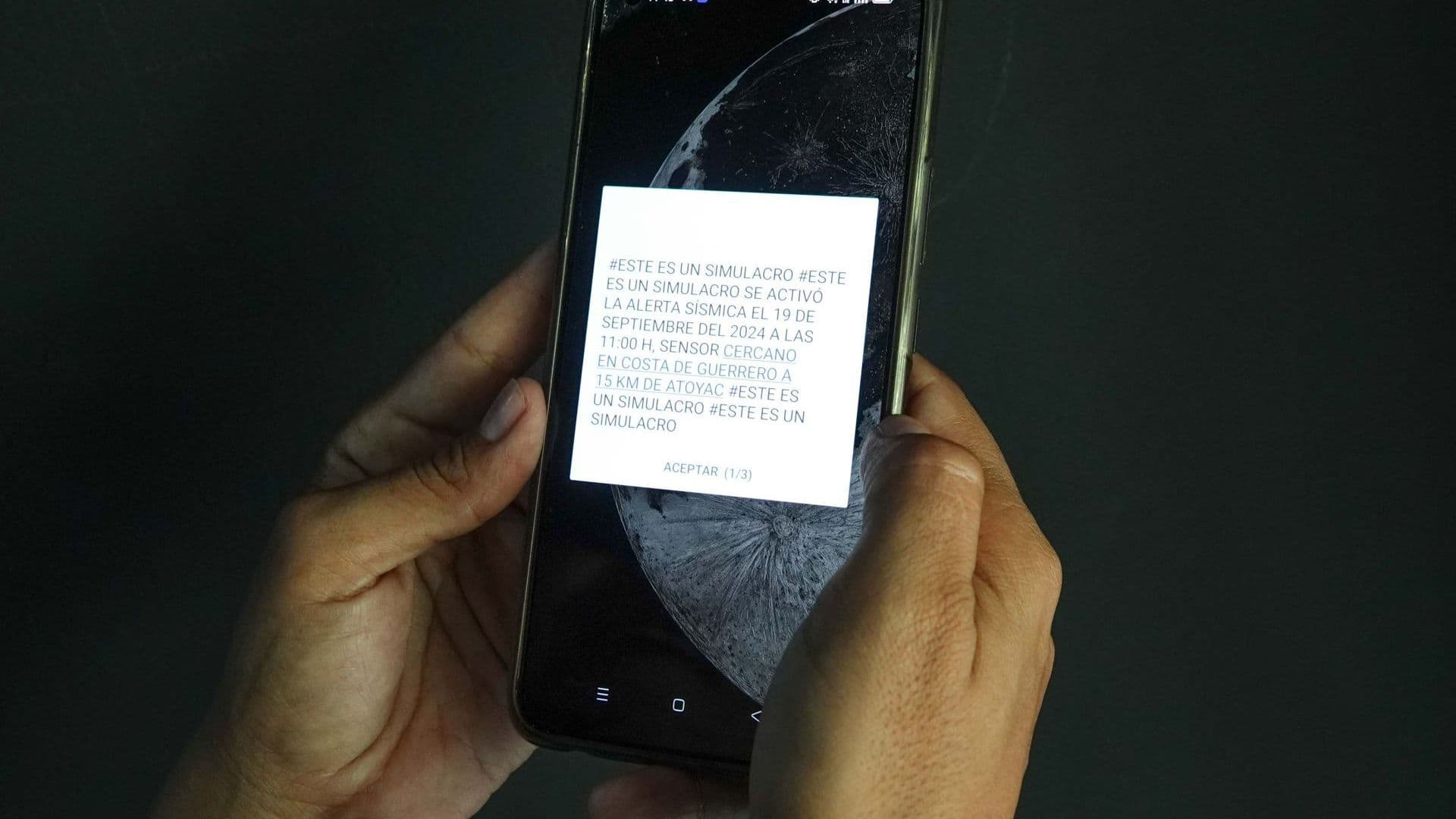 Alerta sísmica en celulares. Foto: Cuartoscuro