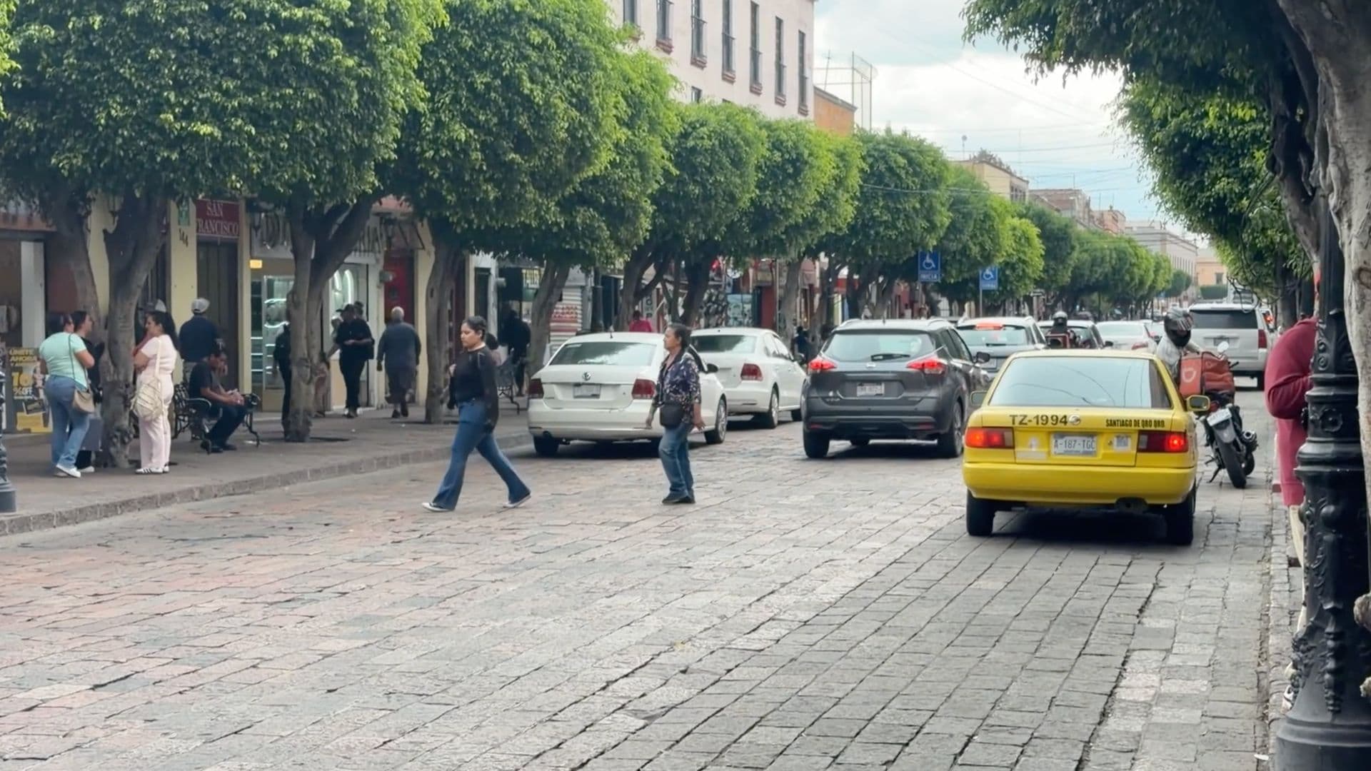 Apagones Complican la Operación de Comercios en Querétaro
