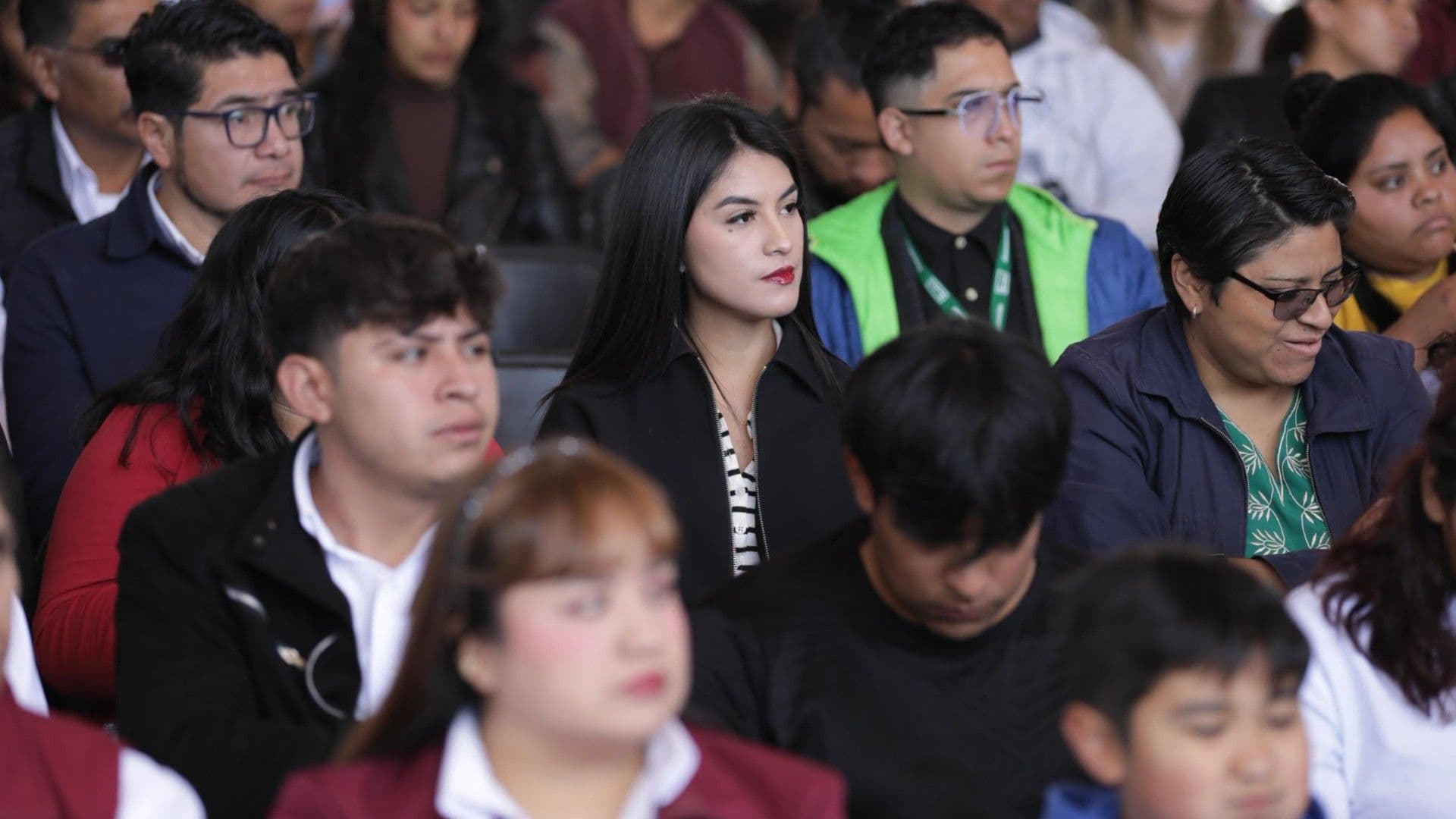 Hombres y Mujeres en Busca de Empleo. Apoyo Bienestar de 25,000 Pesos para Personas de 18 a 64 Años en Edomex.