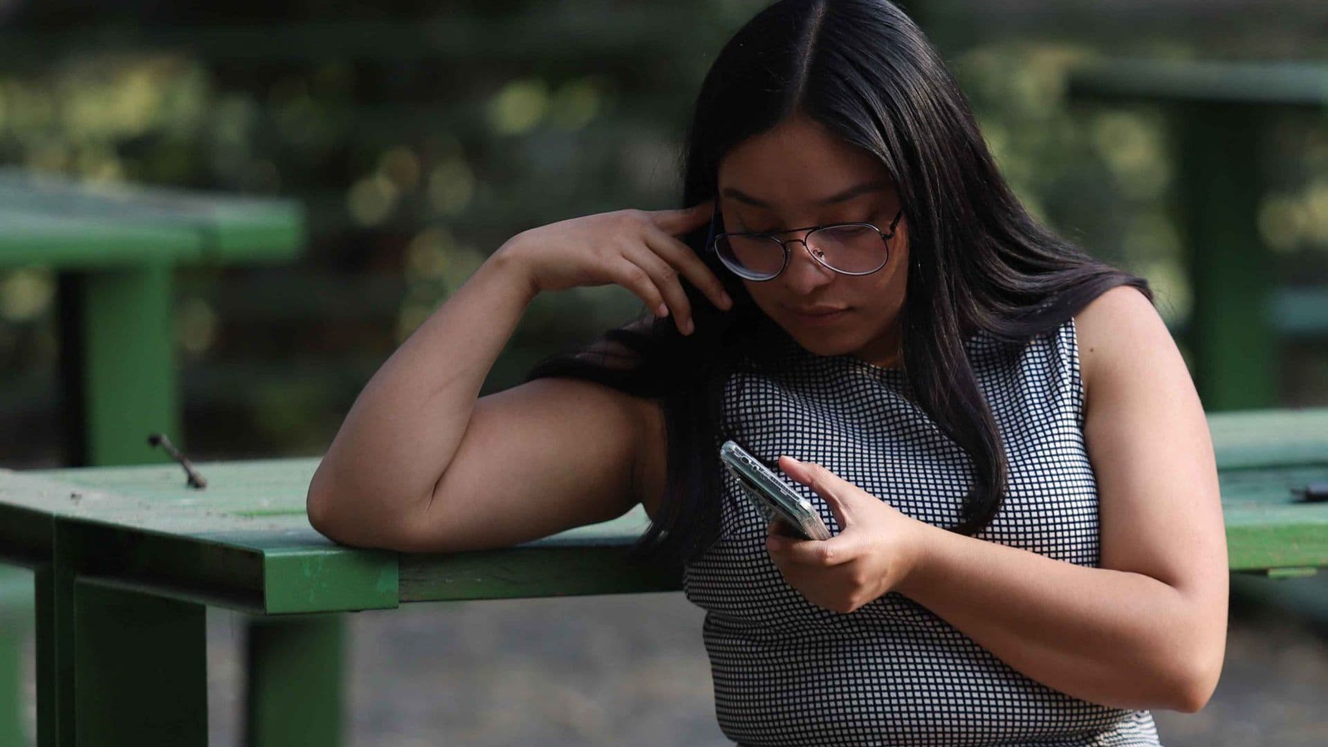 Usuaria del servicio de telefonía móvil en México. Foto: Cuartoscuro/Archivo