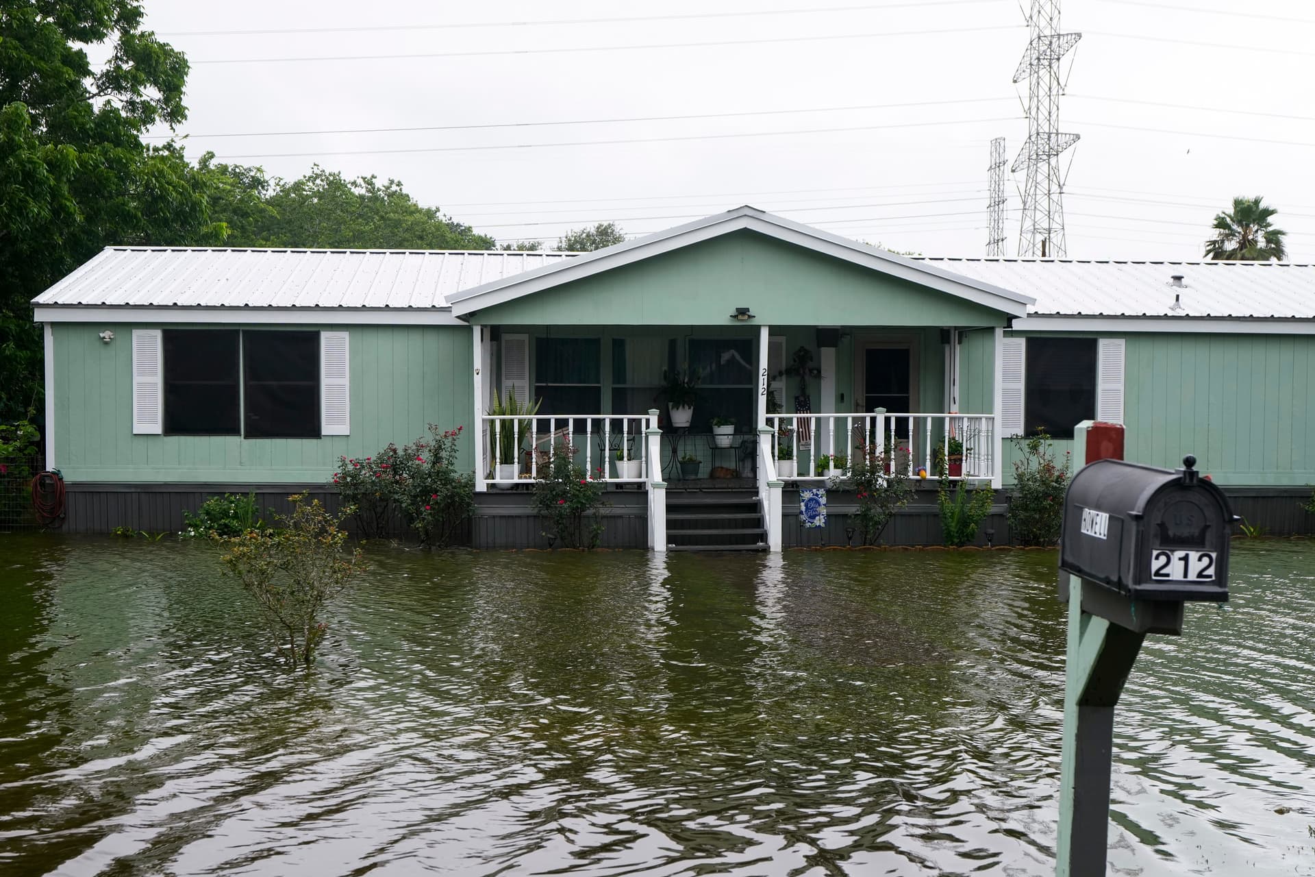Arthur se Debilita a Baja Presión Cerca de Texas Pero Sigue Alerta por Inundaciones