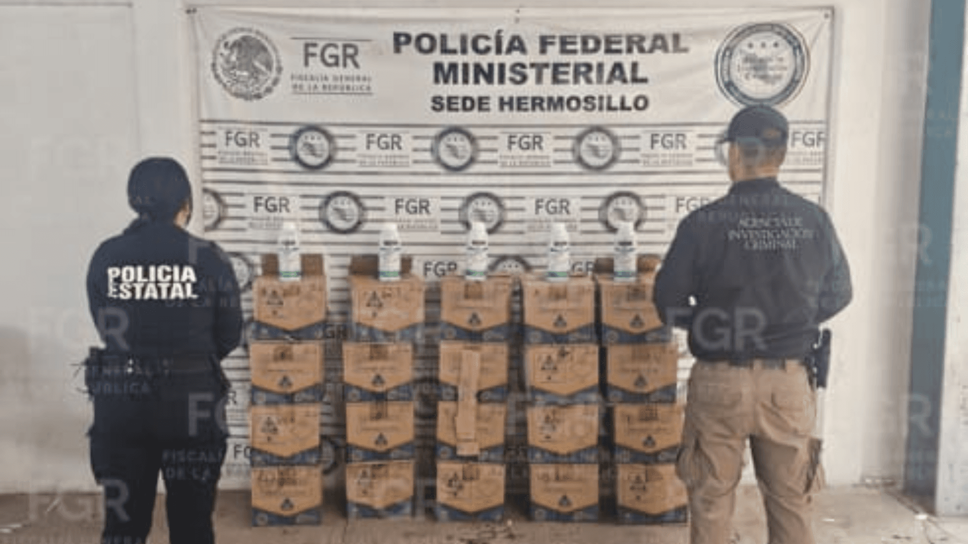Aseguran Alrededor de 240 Litros de Metanfetamina Líquida en Carretera de Sonora